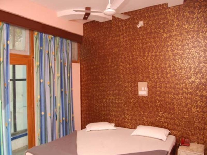 Hotel Yatri Udaipur Esterno foto